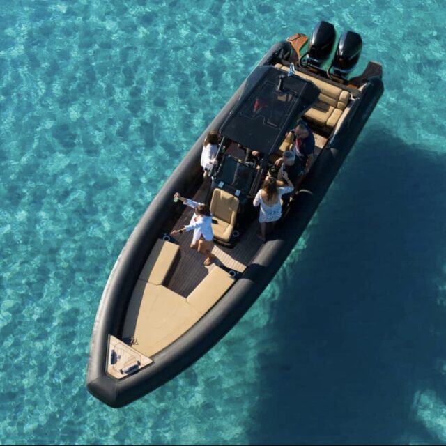 IMG_6592 https://oasispremiumyachting.com/wp-content/uploads/2025/09/IMG_6592-640x640.jpeg